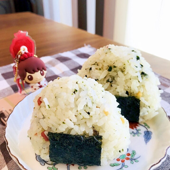 あられサクサクお茶漬けの素と味のりで関西風おにぎり レシピ 作り方 By ぼくバナナ 楽天レシピ あられサクサクお茶漬けの素と味のりで関西風おにぎり レシピ 作り方 By ぼくバナナ 楽天レシピ